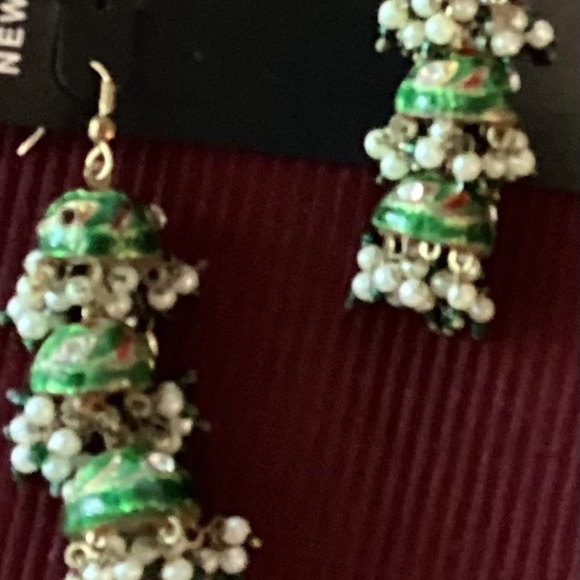 Green earrings - Picture 4 of 4